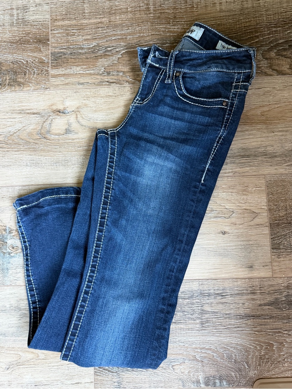 ✨ DAYTRIP Size 24R Dark Wash Bootcut Jeans | Statement Stitching ✨